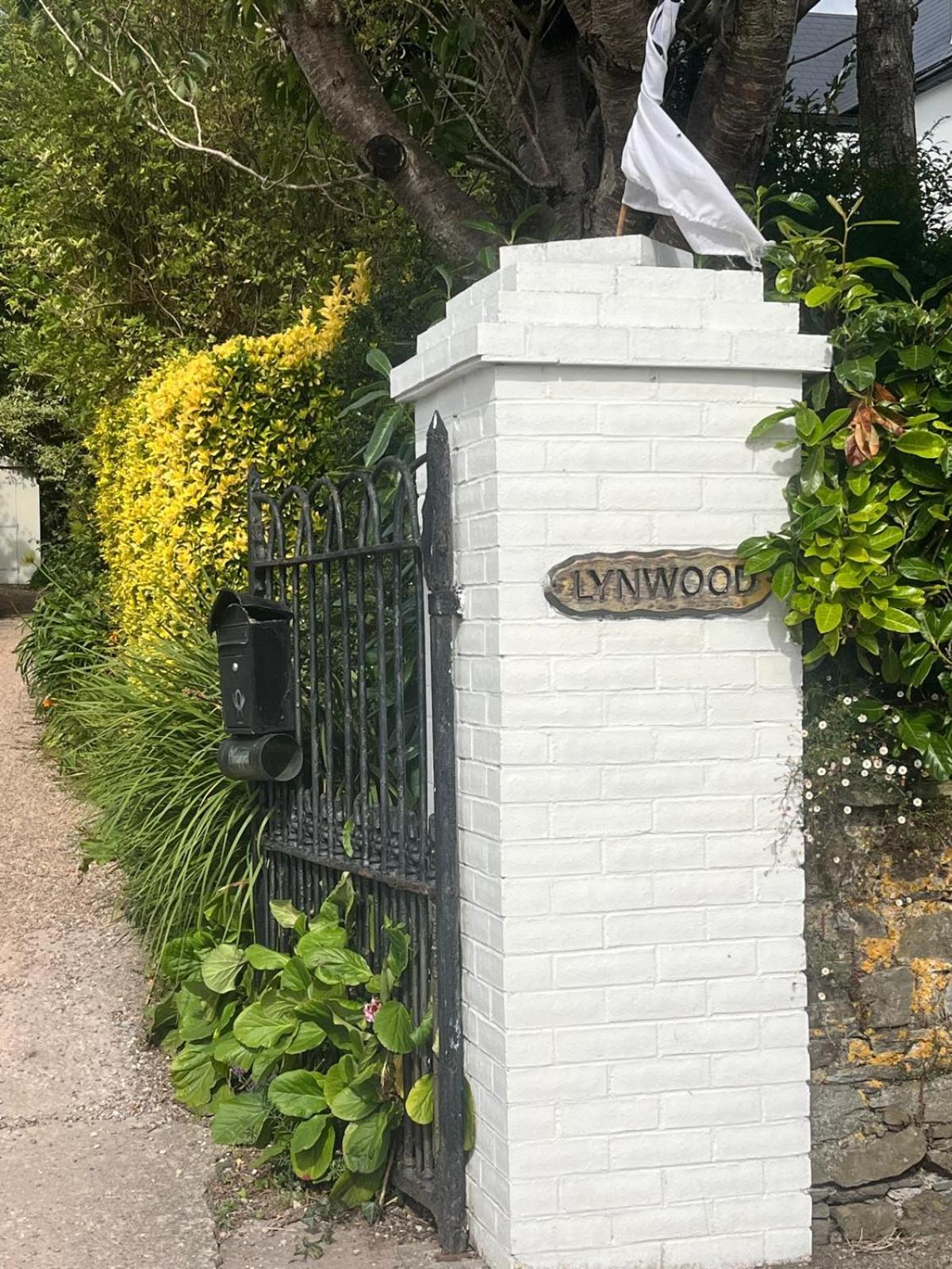 Lynwood House Bed & Breakfast โคฟ ภายนอก รูปภาพ