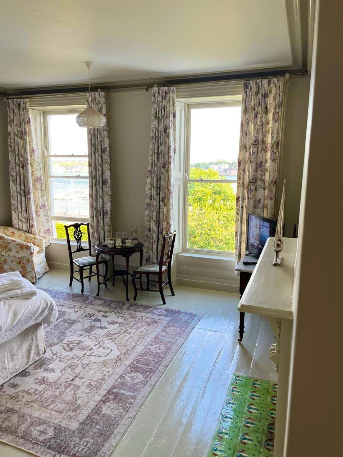 Lynwood House Bed & Breakfast โคฟ ภายนอก รูปภาพ
