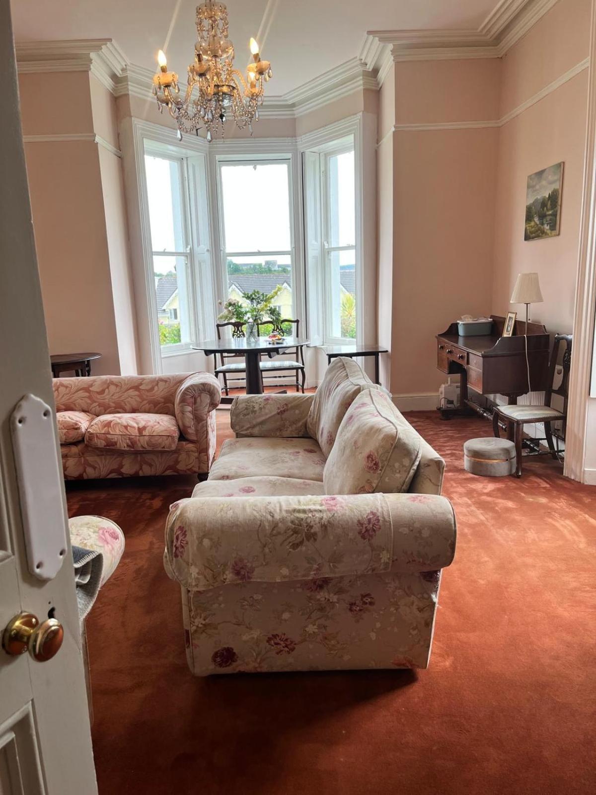 Lynwood House Bed & Breakfast โคฟ ภายนอก รูปภาพ