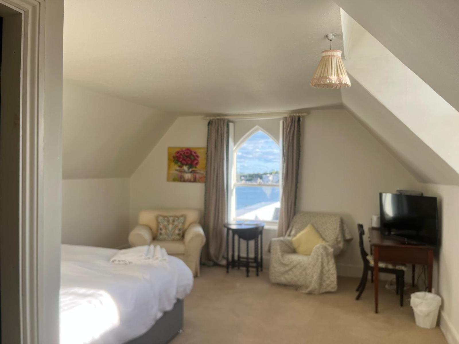 Lynwood House Bed & Breakfast โคฟ ภายนอก รูปภาพ